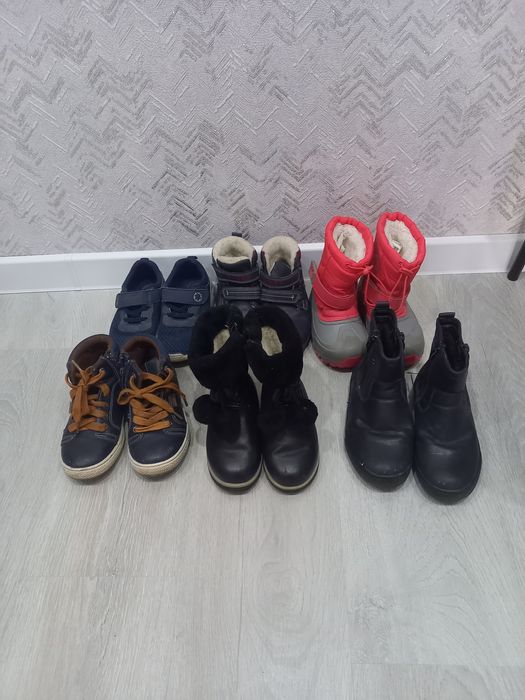 Продам обувь детскую