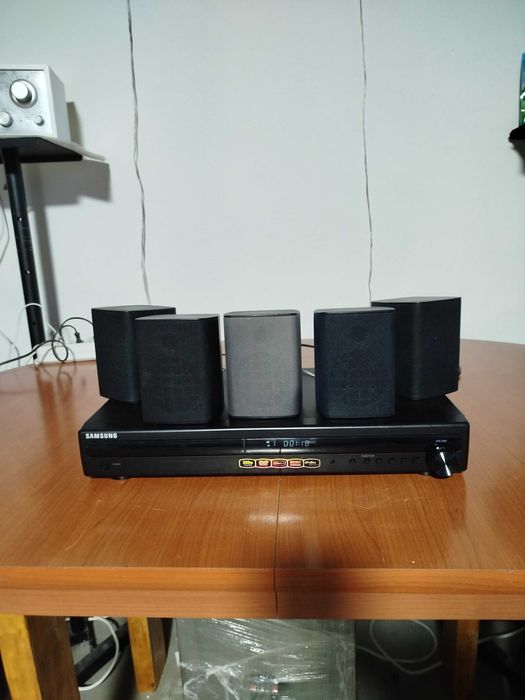 Home Cinema System Samsung model: HT-Z110 cu 5 sateliti. Fara tub bas!