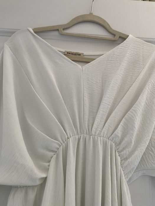 Rochita alba cu maneca scurta ! Perfecta  pentru vara !