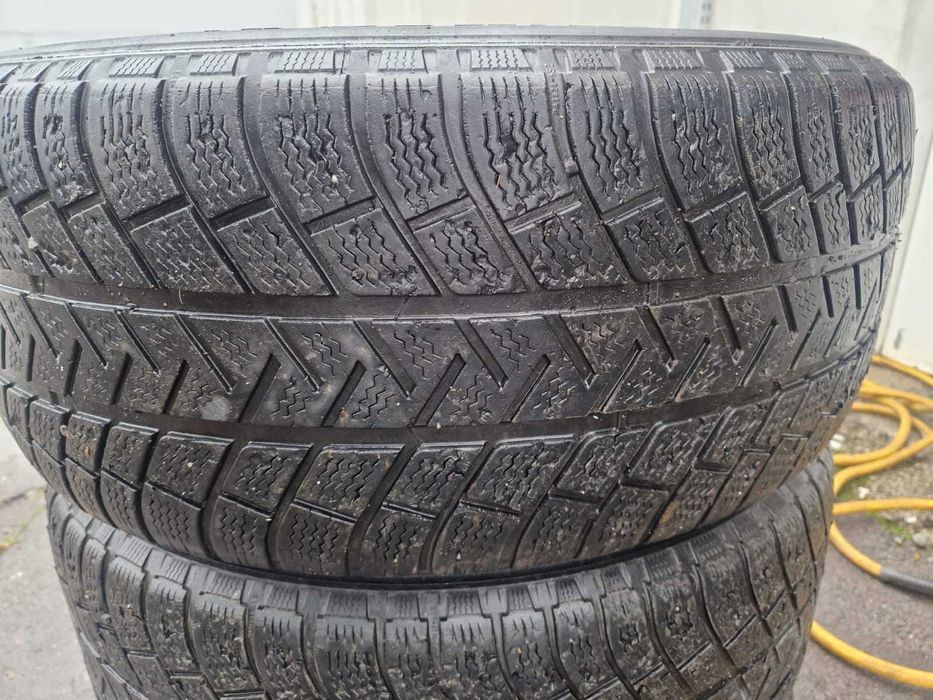 Set anvelope Michelin Latitude 255 55 18