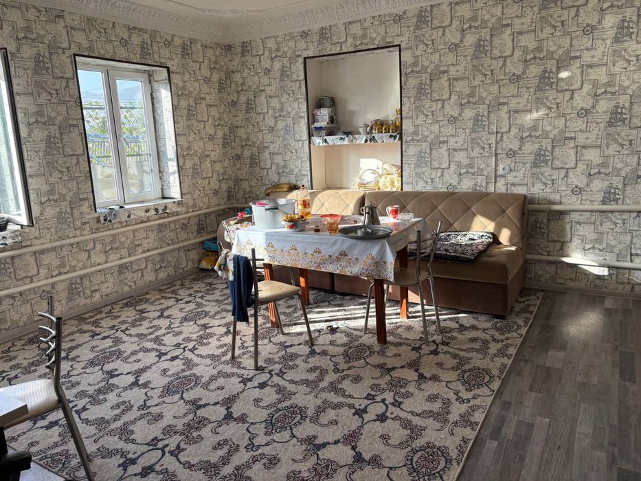 Дом 10 соток в центре Газалкента с коммуникациями