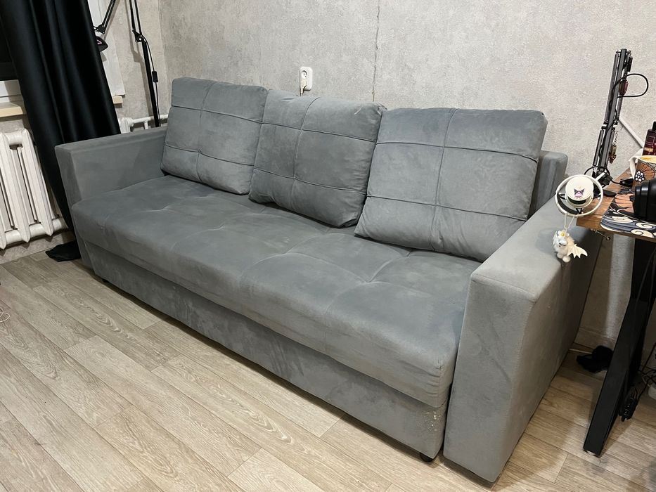 Диван срочно,возможен торг