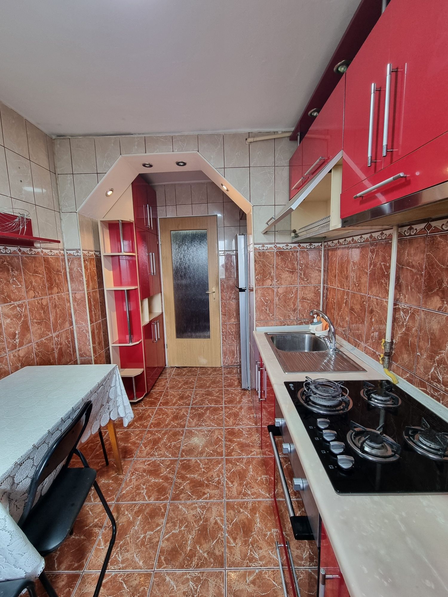 Închiriez apartament 2 camere