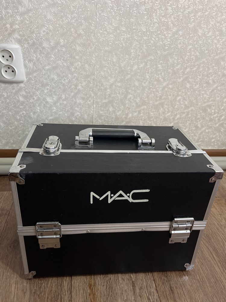 чемодан для маникюра