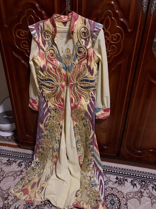 Kelinlar uchun koʻylak  yangi 1 martta kiyilgan S L razmer