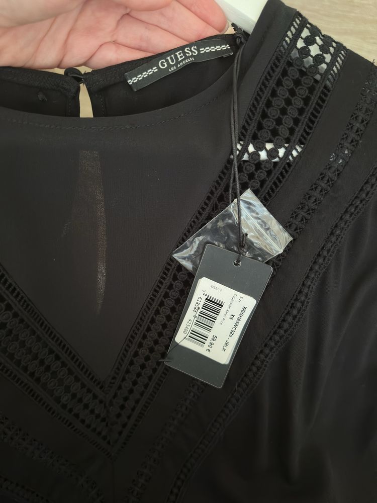 Bluza neagra Guess XS noua cu eticheta