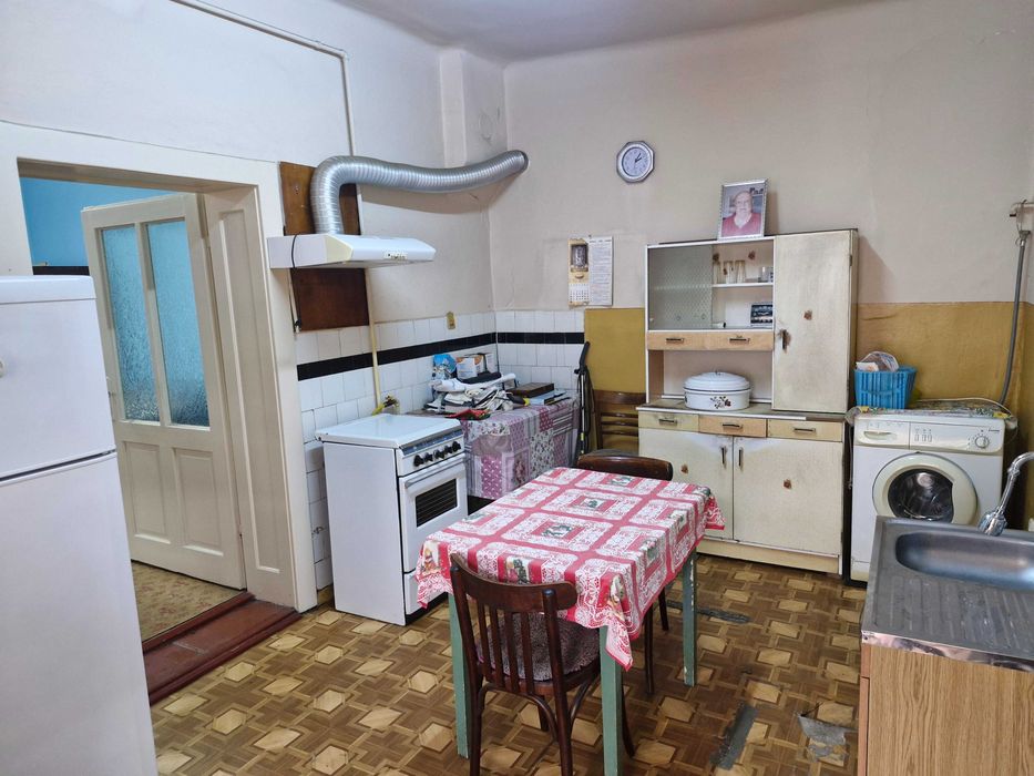 Casa de vânzare zona piață