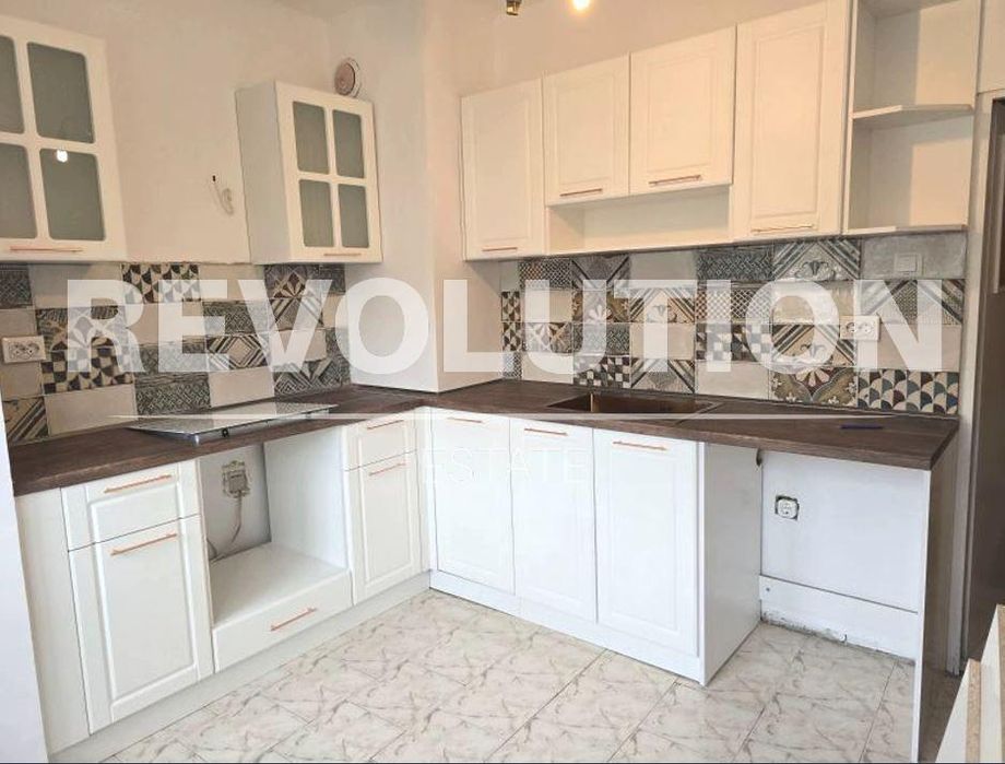 Дава се под наем Двустаен апартамент в Варна, Чайка - 64 кв.м за 750 € - Снимка #2