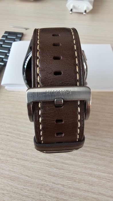 Huawei watch 3pro + оригинален адаптор