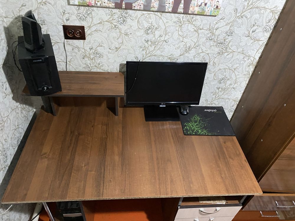 Компьютерный стол