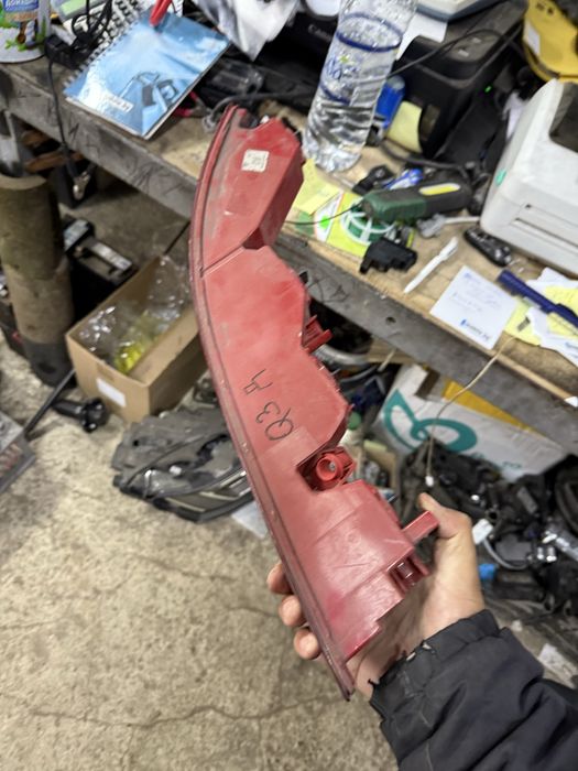 Оригинален стоп за броня от Audi Q3 8U десен с лека забележка