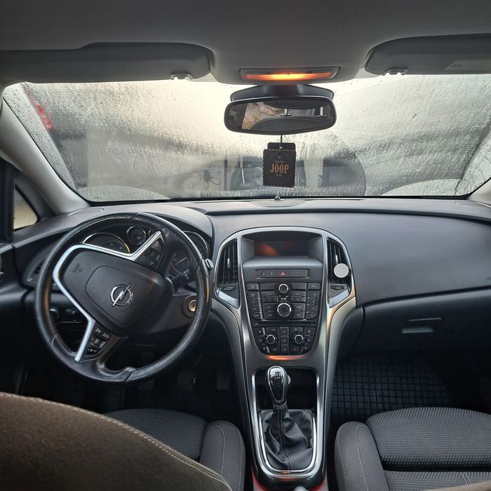 Opel astra j   euro  5  2011 diesel 1.7