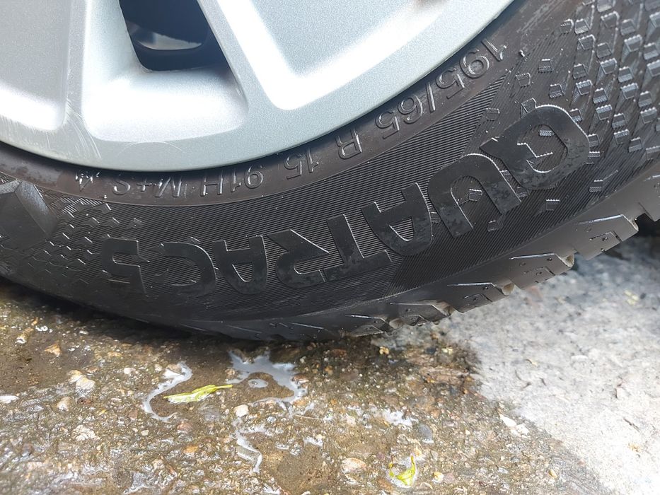 Vând roti tablă Ford 15" cu anvelope All Season