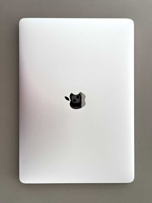 Apple MacBook PRO 13' A1708 mid 2017 i7 2.5Gz 16GB 256 GB NVMe Silver