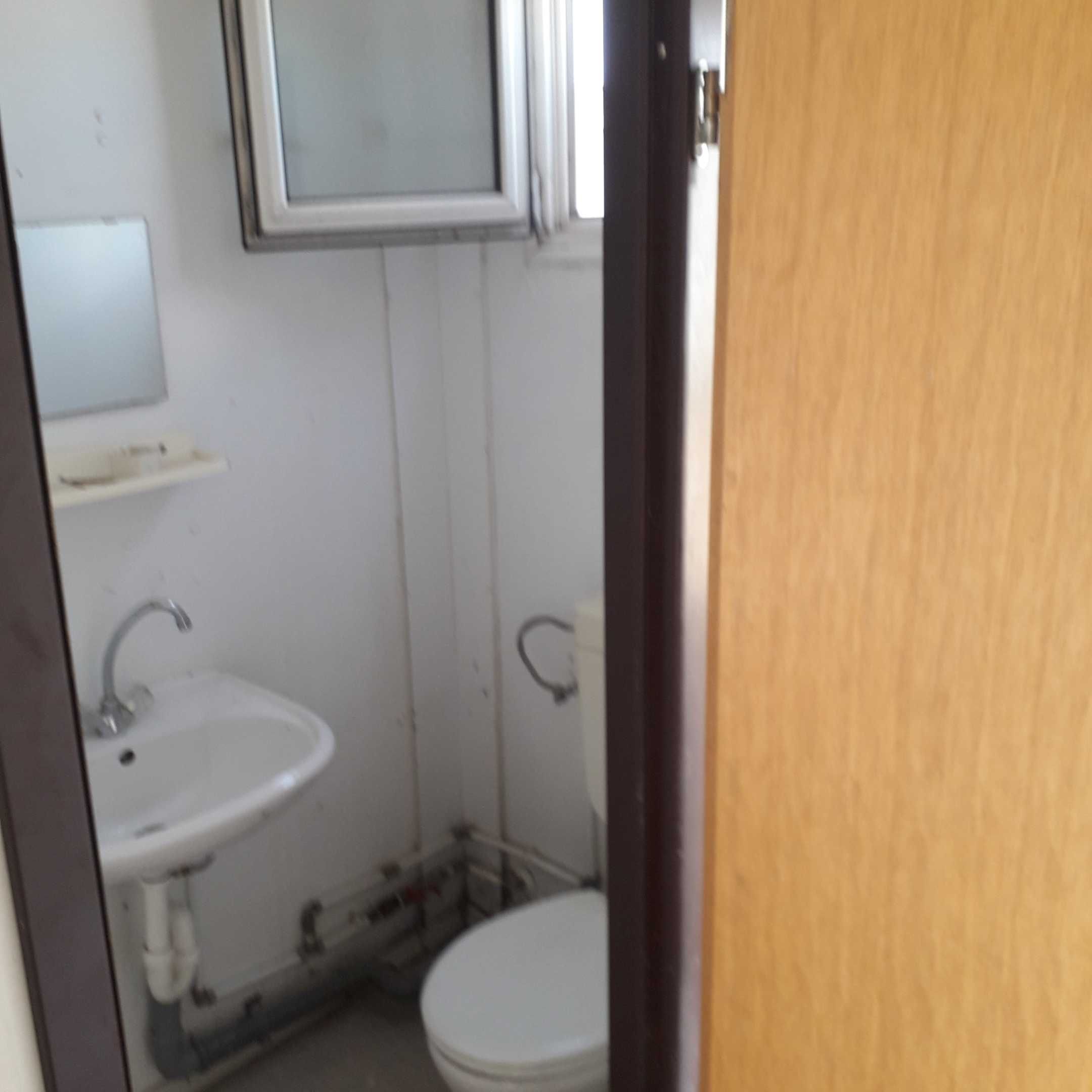 Container birou cu grup sanitar
