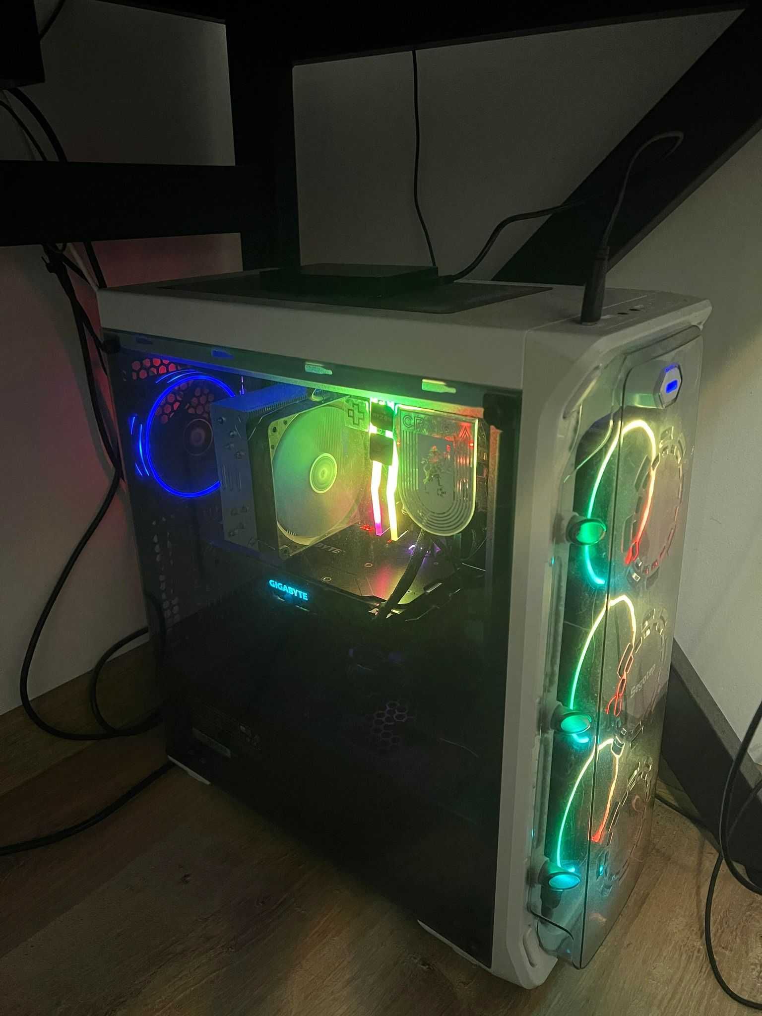 PC Gaming (unitate, monitor și periferice)