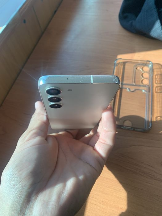 Samsung s 23 5g 8/256 gb srochna sotiladi