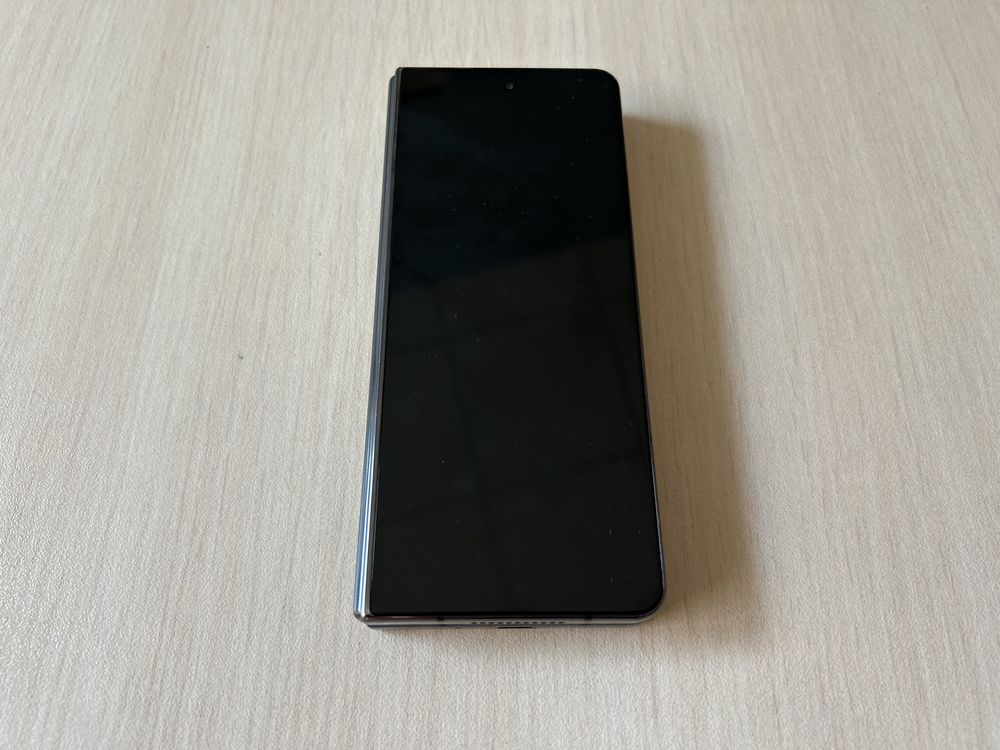Продавам Samsung Galaxy Z Fold4 256/12GB