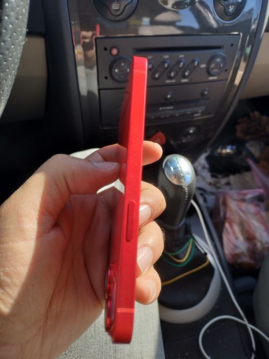 Vand iPhone 14 Red