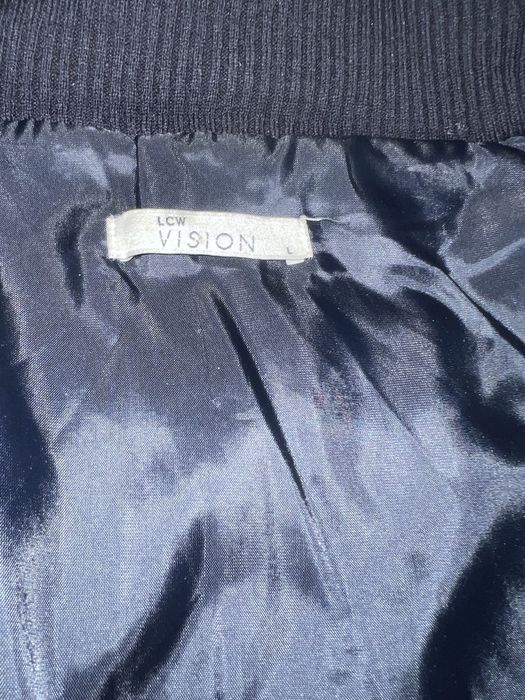 Куртка новая от фирмы вайкики