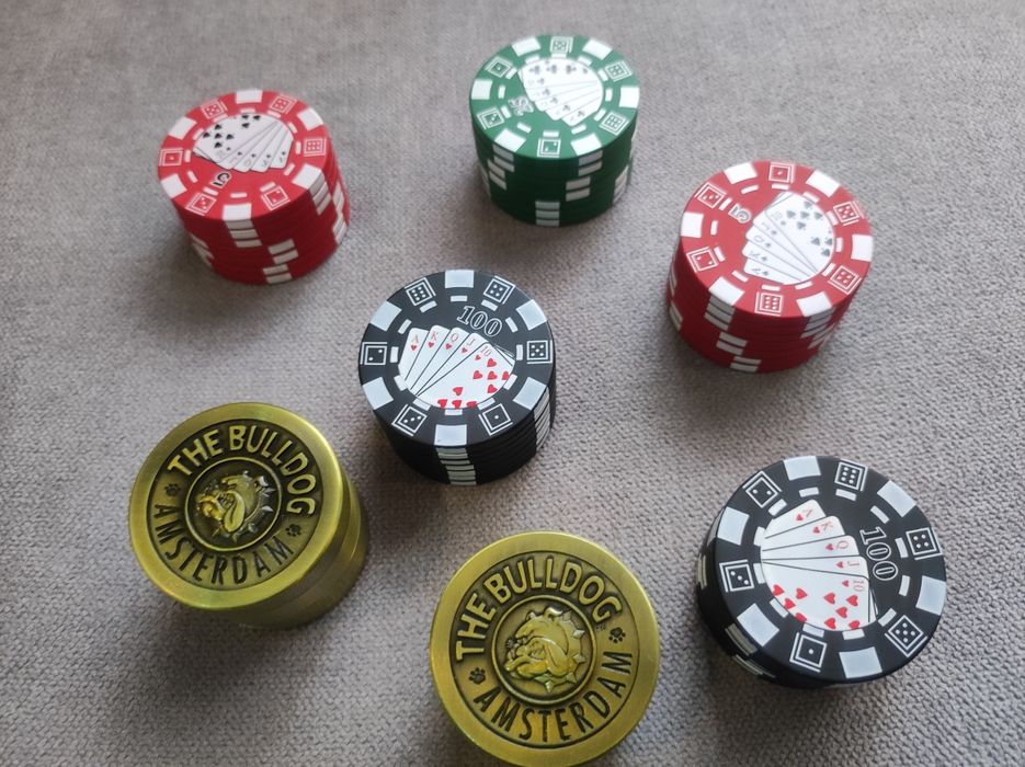 Гриндер /грендер/ grinder /мелничка за тютюн