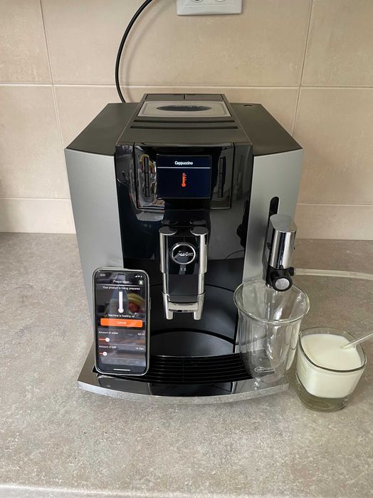 Espresor expresor aparat de cafea  jura E8 cu garantie