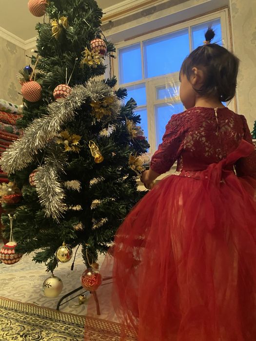 Елка  встроенный гирляндасы бар сатылады