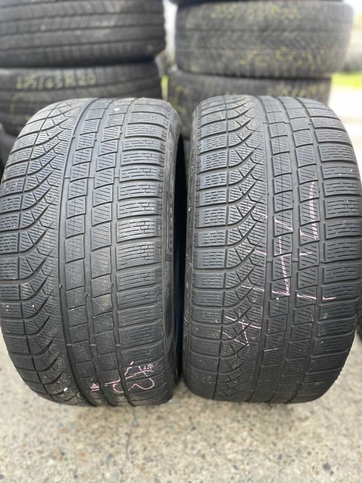 2x 285 40 20 Pirelli Pzero WInter