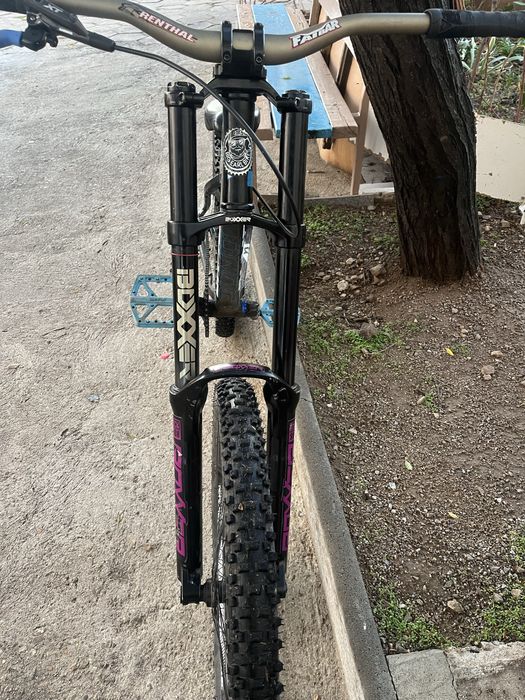 Вилка за колелоRock shox boxxer 2017 charger 27,5