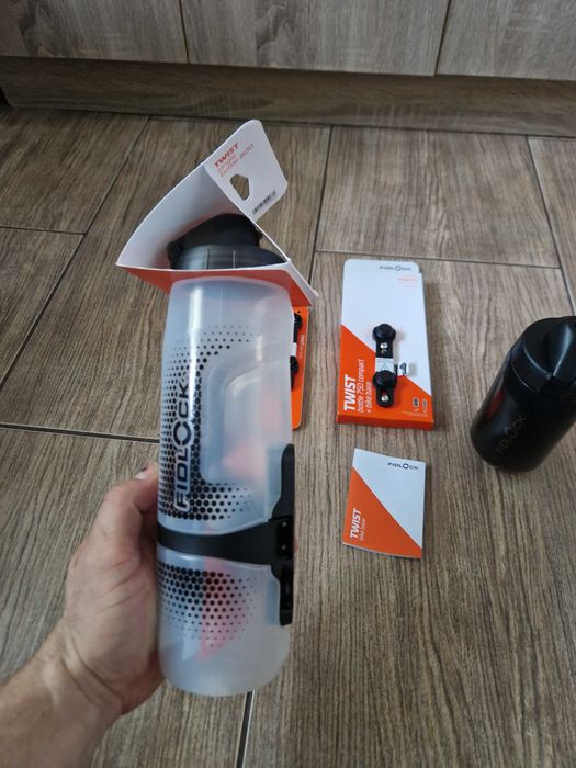 Bidon de apa Fidlock cu prindere magnetica pe cadru 800 ml + suport