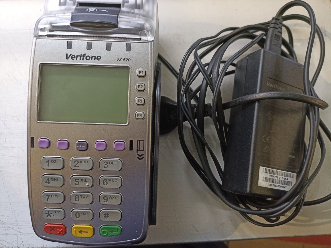 Продам постерминал Verifone VX520.