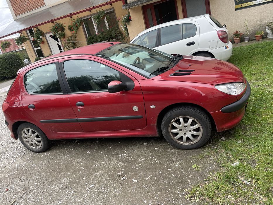 Vand Peugeot 206 , benzină, 2005