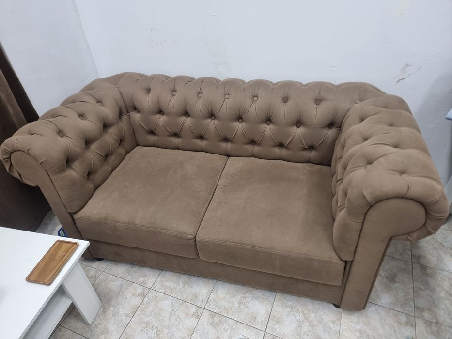 Диван Chesterfield (2-местный, велюр)