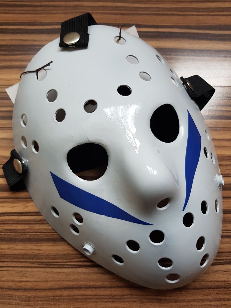 Masca Hockey Halloween 
Jason Voorhees 
Friday the 13th partea a 5a "