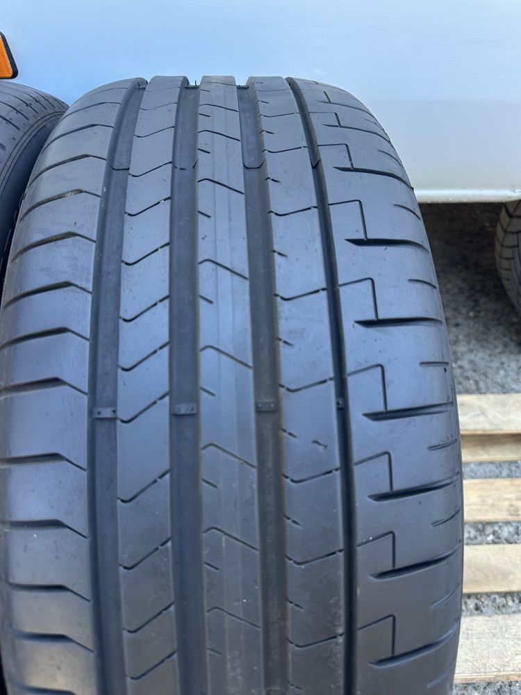 235/45/18 Pirelli dot22
