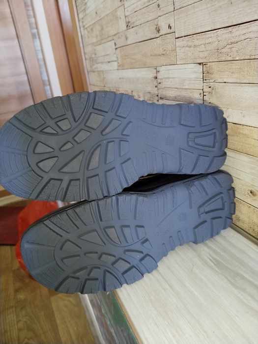 Продаю летний рабочие сапоги.