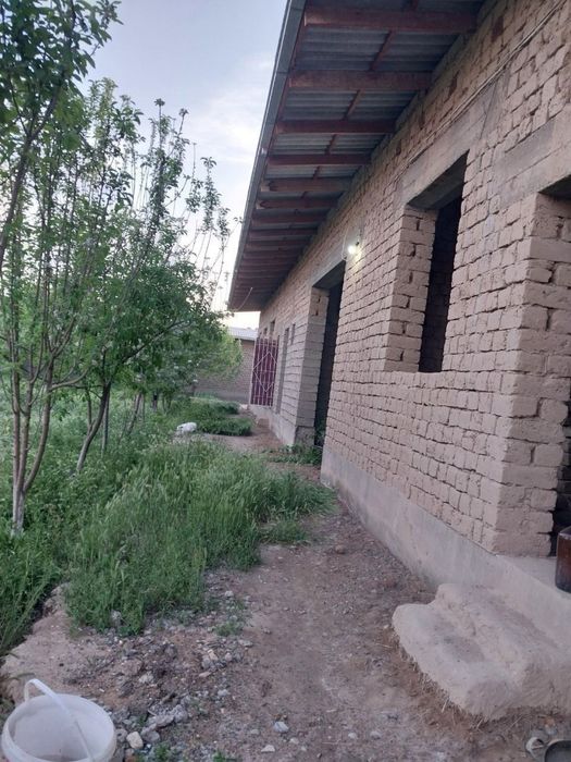 Hovli sotiladi Yangibog