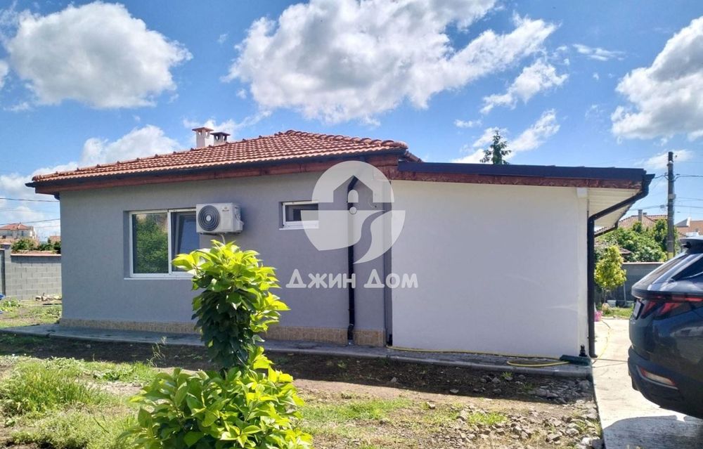 Обзаведена едноетажна къща с двор в с. Тънково