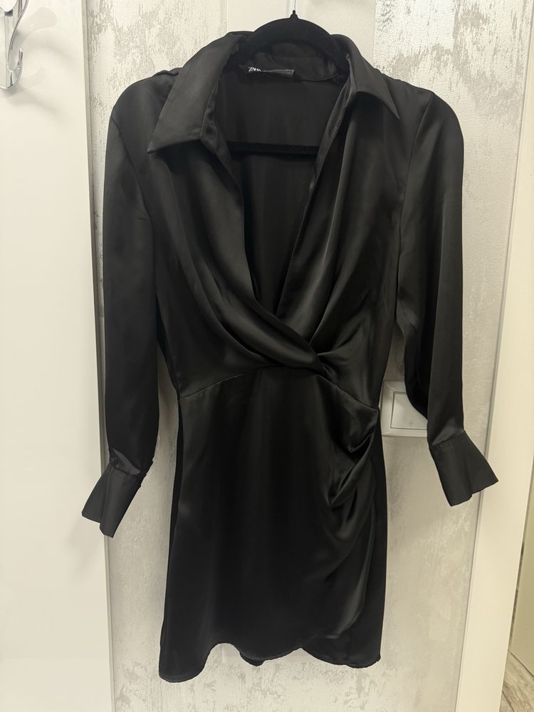 Няколко черни рокли ZARA