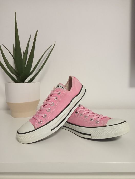 Teniși converse roz