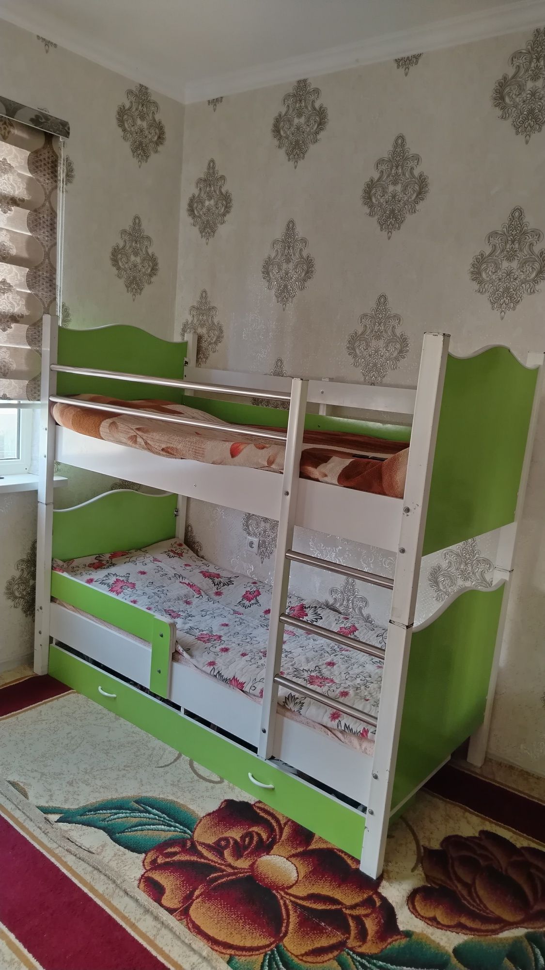 Двухэтажный кровать для детей