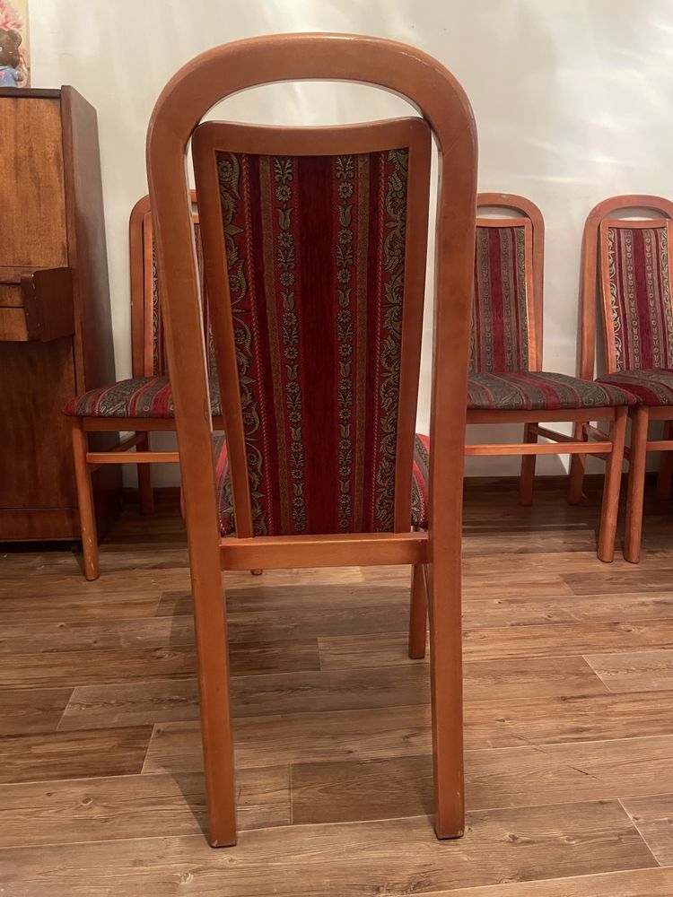 Стулья деревянные (8 штук)
