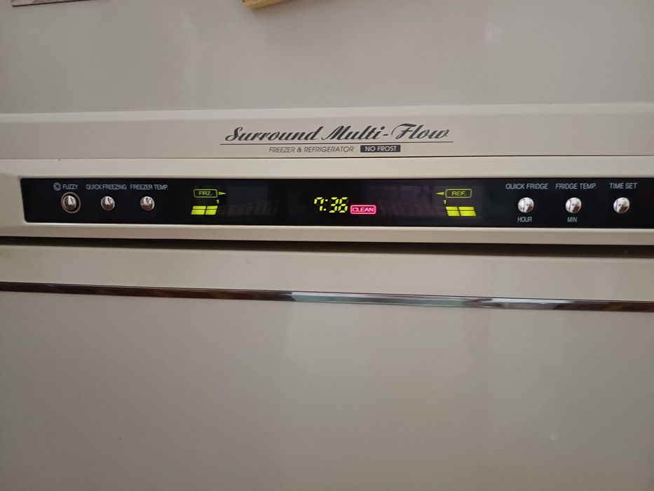 Vând frigider cu 2 usi