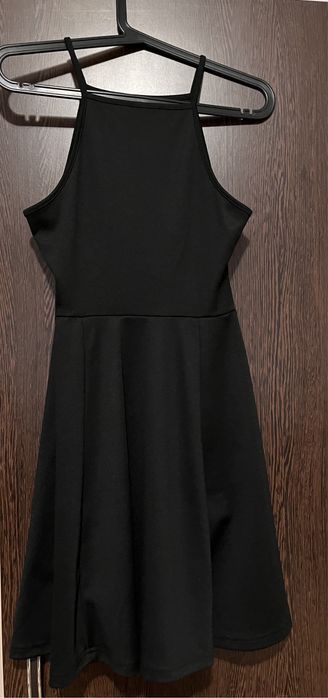 Rochiță neagră, simplă de vară