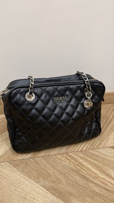 Дамска чанта Guess