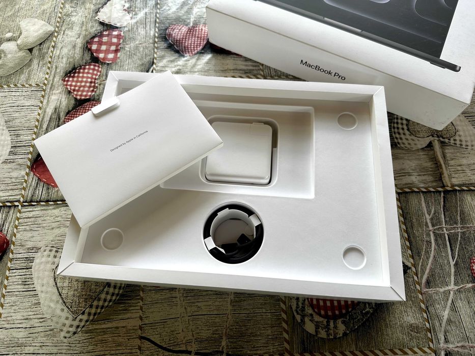 Нов MacBook Pro M4 Pro 24GB 1TB model A3401 Space Black 14 CPU 20 GPU