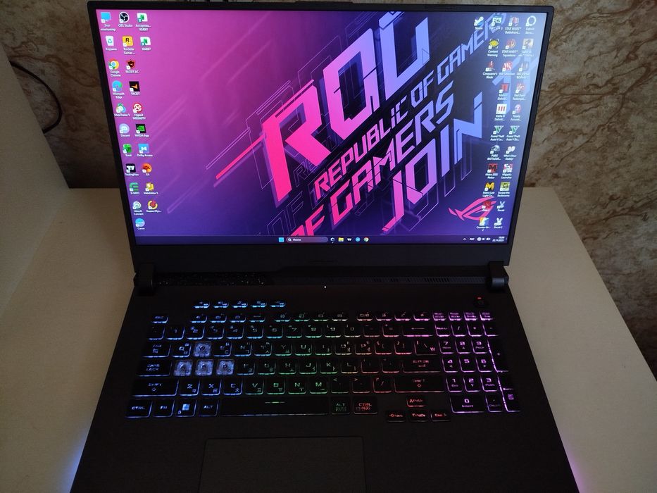 Продается игровой ноутбук Asus ROG Strix G17