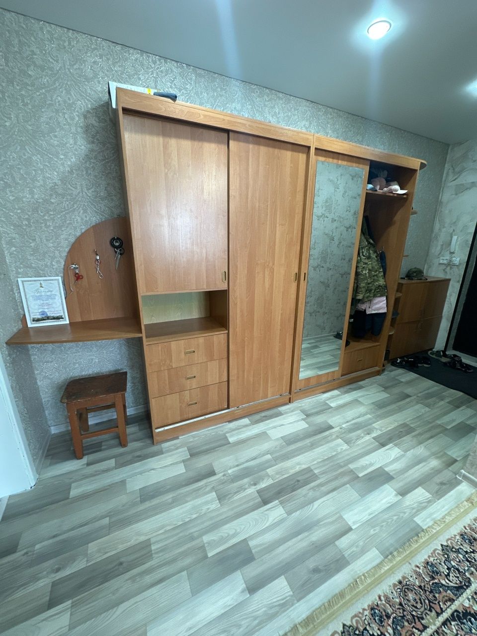 Продам прихожую полностью