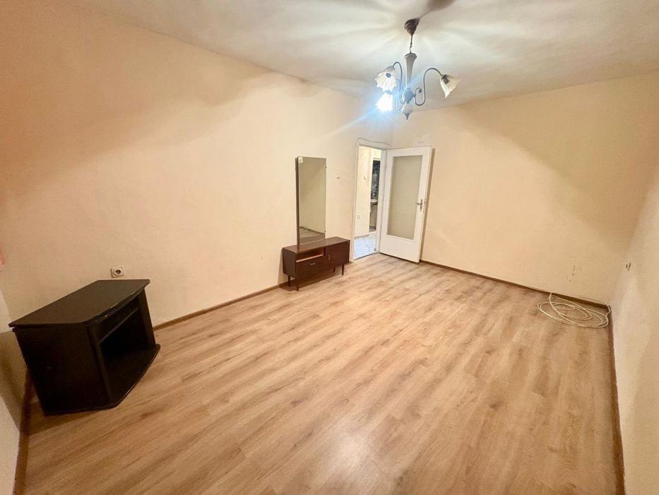 Продава се Тристаен апартамент в Търговище, Вароша - 61 кв.м за 1296 €/кв.м - Снимка #3