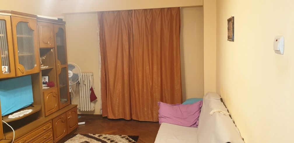 De vanzare apartament 2 camere Piata Victoriei, zona 0